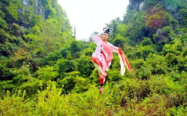 清远十大旅游景点免费（赏喀斯特英西峰林和兄弟姐妹来一次寻找荷花仙子之旅）(5)