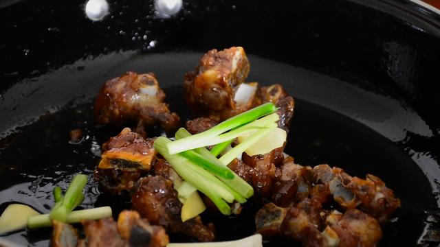 糖醋排骨的做法最正宗的做法图解（糖醋排骨怎么做好吃）(11)